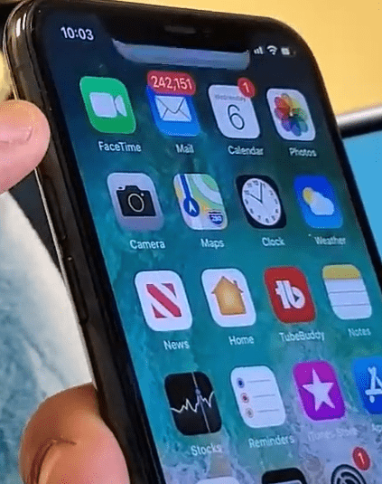 Mute button to get rid of screenshot sound
